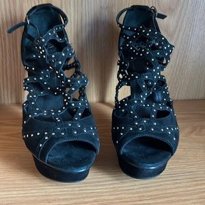 Size 8 black BCBG heels. Like new